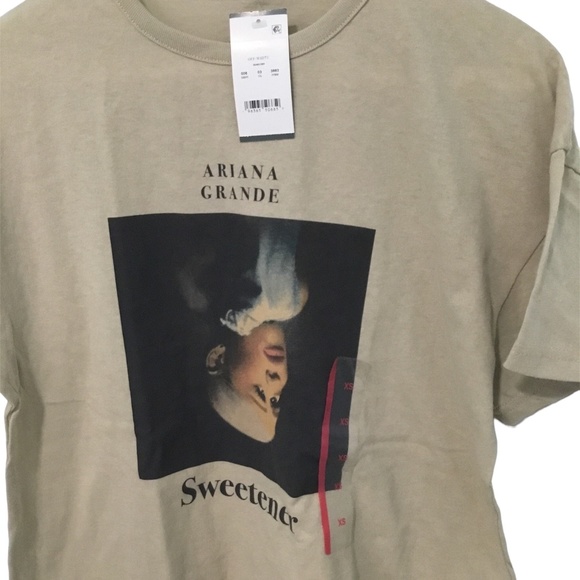 Ariana Grande women’s tshirt Sweetner, XS, brand new - Picture 2 of 5